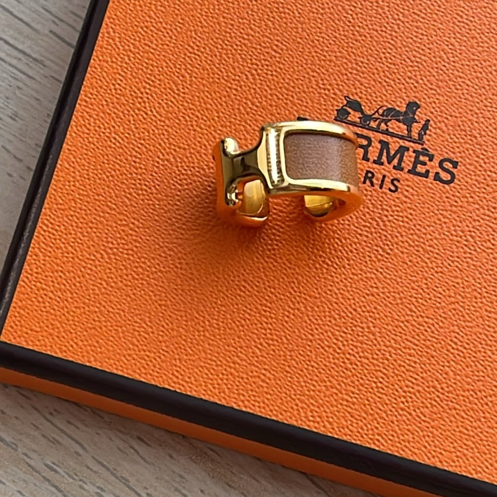 💯 Authentic Hermes OLYMPE EAR CUFF - GOLD-                  

** NEW ** - Picture 3 of 8